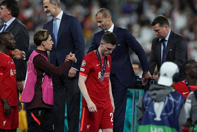 Hậu vệ Liverpool thừa nhận Real vô địch xứng đáng 1