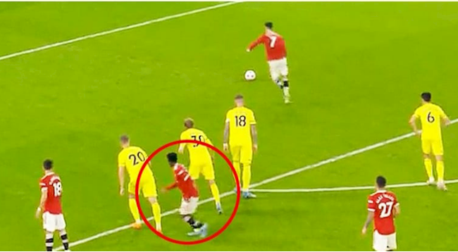 Anthony Elanga ăn mừng dù Ronaldo chưa ghi bàn