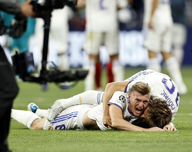 Toni Kroos sẽ tiếp tục gắn bó với Real Madrid Toni Kroos sẽ tiếp tục gắn bó với Real Madrid