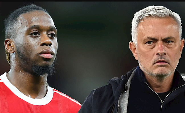 Jose Mourinho sẵn sàng giải cứu Aaron Wan-Bissaka