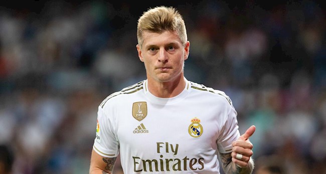 Toni Kroos chọc tức Man City