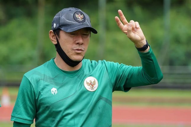 HLV Shin Tae Yong tiếp tục chê sân tập tại SEA Games 31