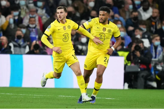 Todd Boehly muốn giữ chân Mason Mount và James