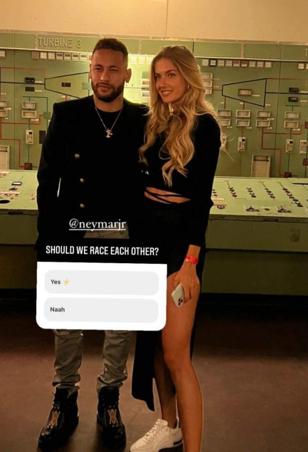 Neymar và Alica Schmidt chụp ảnh chung