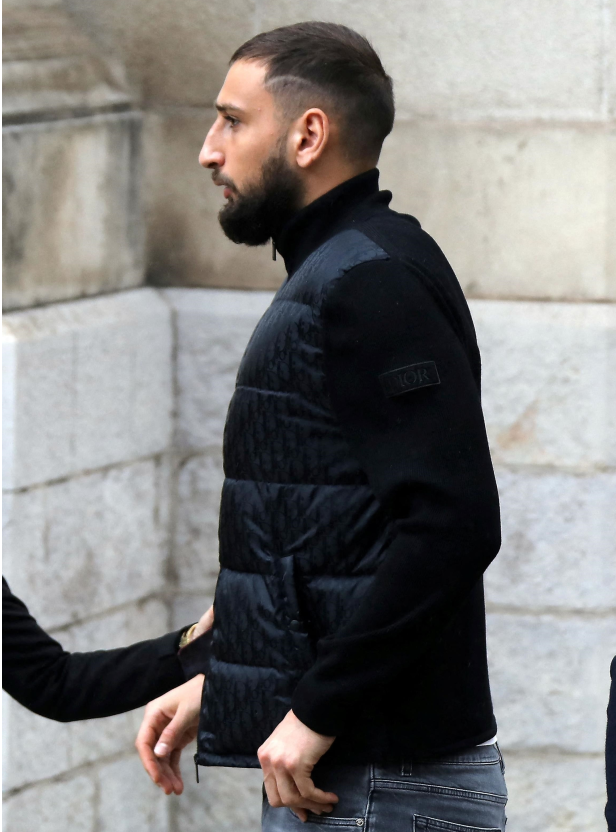 Hàng loạt siêu sao bóng đá xuất hiện trong đám tang của Mino Raiola Hàng loạt siêu sao bóng đá xuất hiện trong đám tang của Mino Raiola