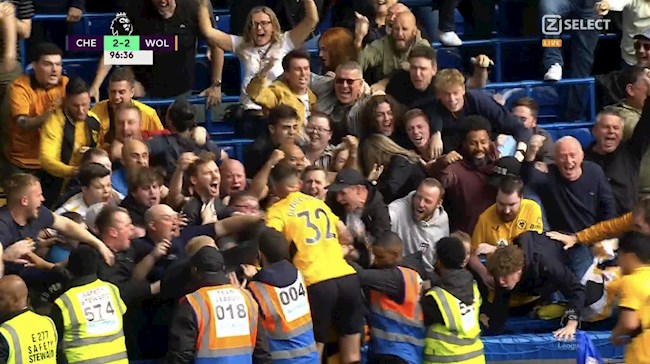 Wolves gỡ hòa 2-2