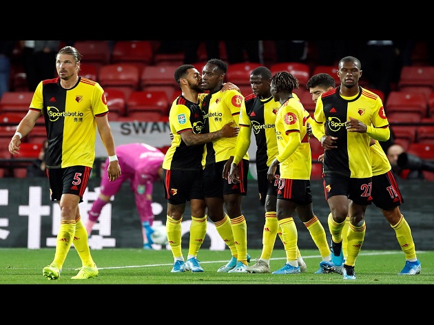 Watford chia tay 27 cầu thủ sau khi xuống hạng