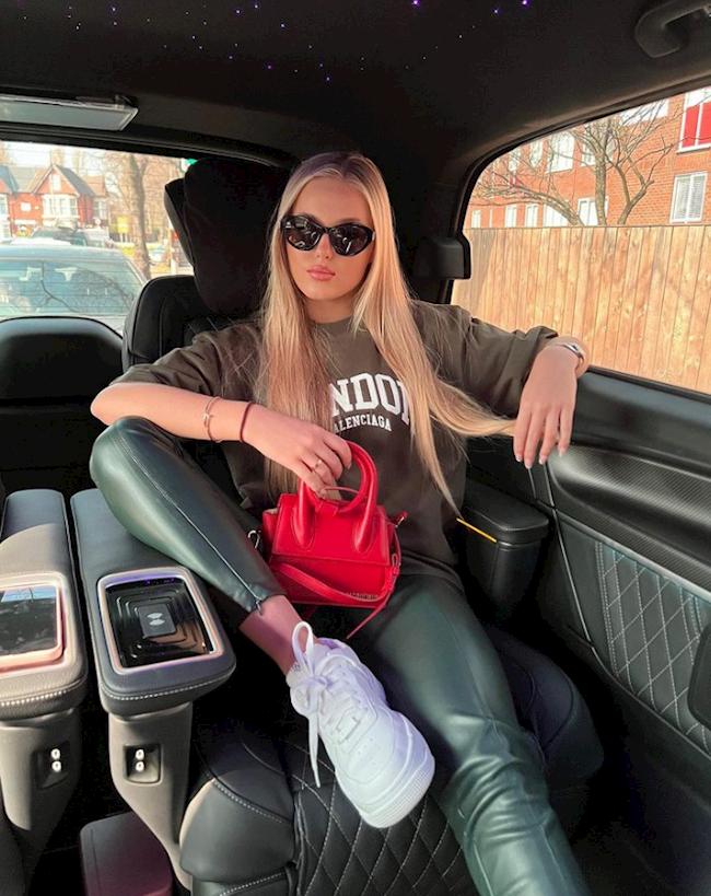 Nhan sắc của Lilly-Ella