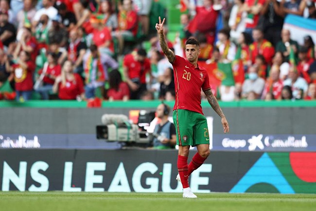 Joao Cancelo mở tỷ số cho BĐN