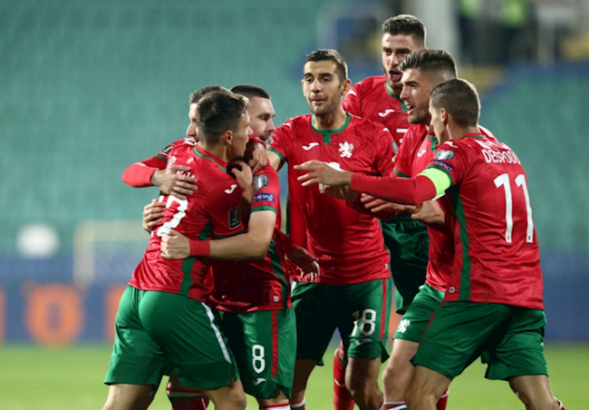 Xe chở đội Bulgaria gặp tai nạn