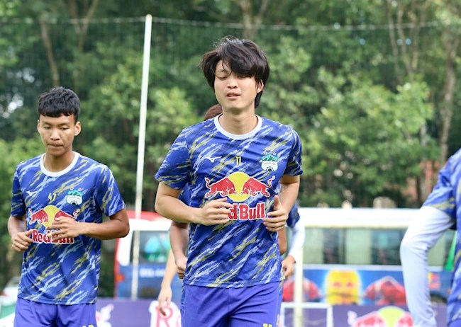 Tiền vệ Tuấn Anh tiết lộ lý do vắng mặt ở giải tứ hùng