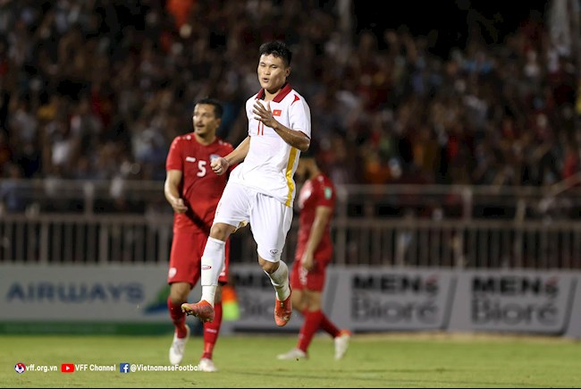 Mất 4 tháng, Tuấn Hải vượt qua thành tích 5 năm của Văn Toàn tại ĐT Việt Nam