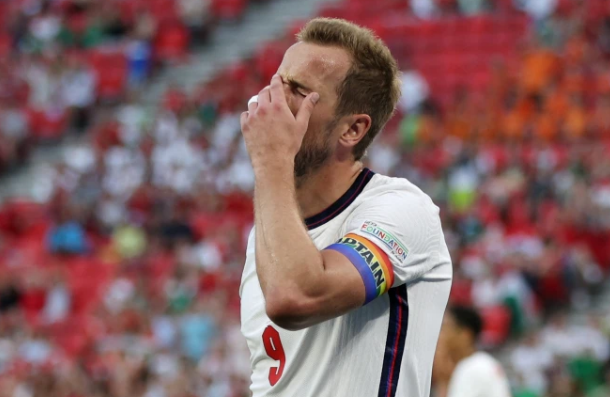 Harry Kane và các đồng đội thua sốc 0-1 trước Hungary