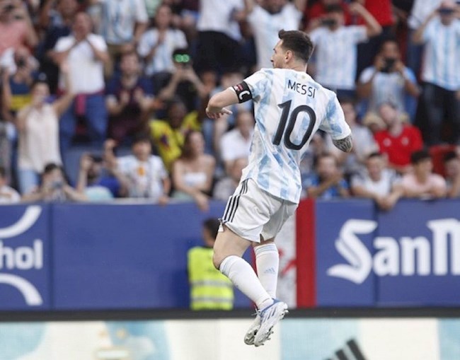 Messi lần đầu tiên ghi 5 bàn cho ĐT Argentina Messi lần đầu tiên ghi 5 bàn cho ĐT Argentina