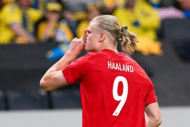 Haaland ghi bàn vào lưới ĐT Thụy Điển