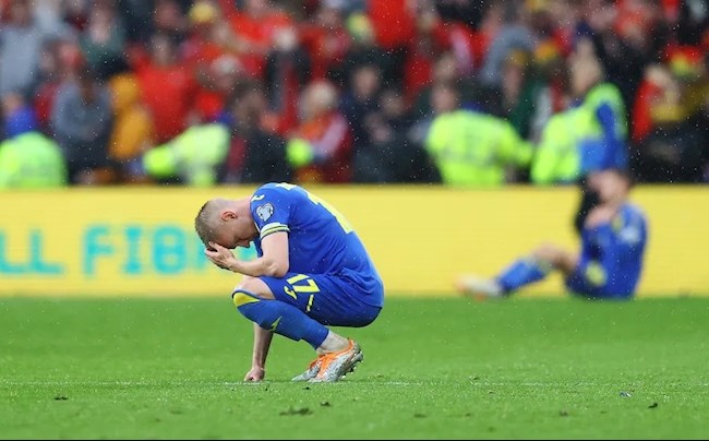 Zinchenko phát đi thông điệp sau thất bại của Ukraine