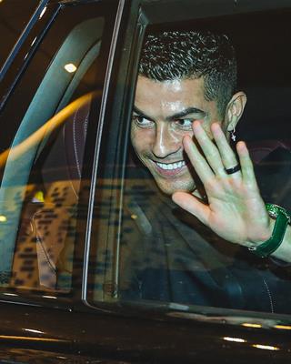 Ronaldo xuất hiện rạng rỡ tại Saudi Arabia 5