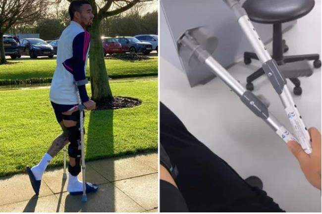 Jesus dang anh tu bo chiec nang khi di chuyen