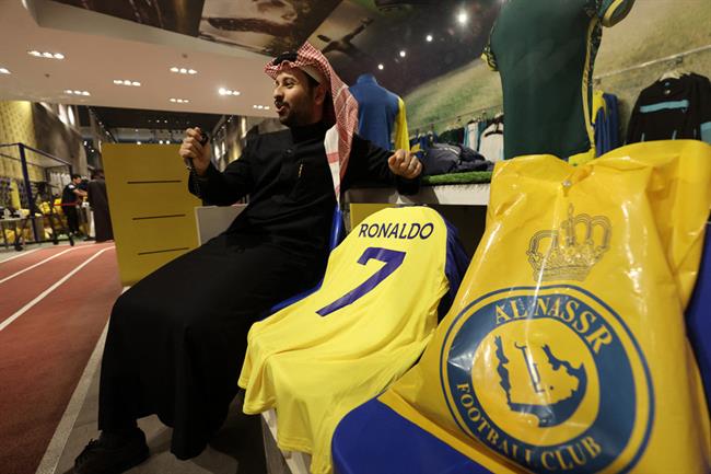 Ronaldo xuất hiện rạng rỡ tại Saudi Arabia 3