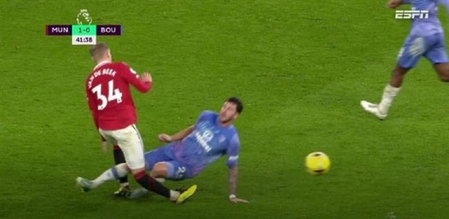 Erik ten Hag nói gì về chấn thương của Donny van de Beek 1