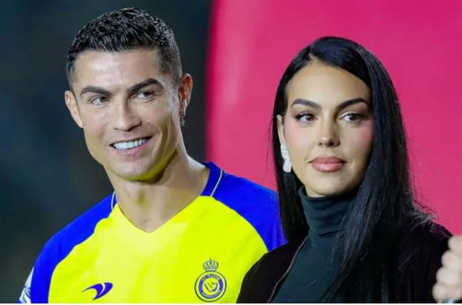 Ronaldo và Georgina Rodriguez Ronaldo va Georgina Rodriguez