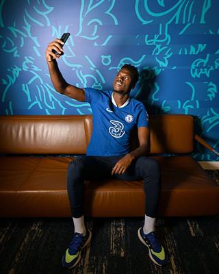 Tân binh Chelsea háo hức chơi cùng Thiago Silva 1