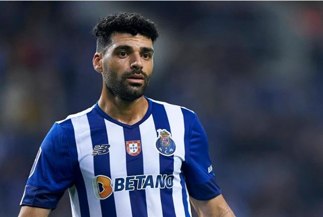 Rio Ferdinand kêu gọi MU ký hợp đồng với Mehdi Taremi Rio Ferdinand keu goi MU ky hop dong voi Mehdi Taremi