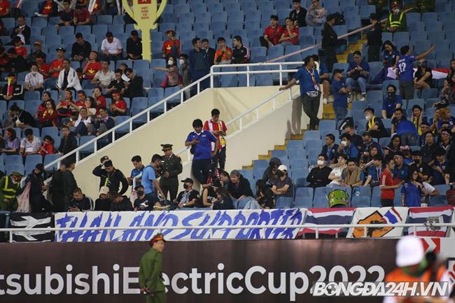 CĐV Thái Lan hô vang tên Việt Nam trên sân Mỹ Đình 1