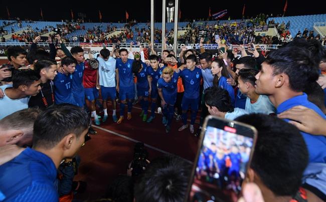 Báo Thái Lan Theerathon là ngôi sao số 1 tại Đông Nam Á 1 Báo Thái Lan Theerathon là ngôi sao số 1 tại Đông Nam Á 1
