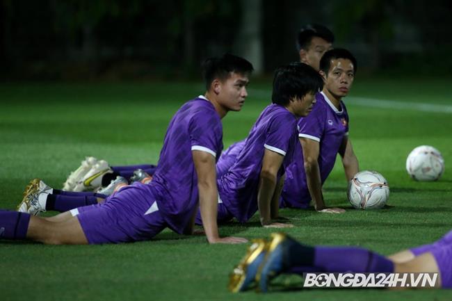 HLV Park Hang Seo vắng mặt trong buổi tập đầu của ĐT Việt Nam