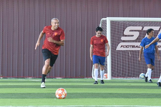 Chủ tịch FIFA chơi bóng tại Thái Lan trước chung kết AFF Cup 3 Chủ tịch FIFA chơi bóng tại Thái Lan trước chung kết AFF Cup 3