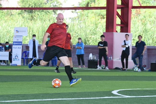 Chủ tịch FIFA chơi bóng tại Thái Lan trước chung kết AFF Cup 6 Chủ tịch FIFA chơi bóng tại Thái Lan trước chung kết AFF Cup 6