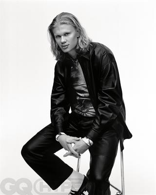 Haaland khiến NHM trầm trồ trước diện mạo mới 2