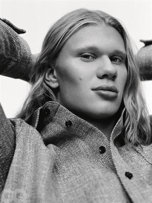 Haaland khiến NHM trầm trồ trước diện mạo mới 3