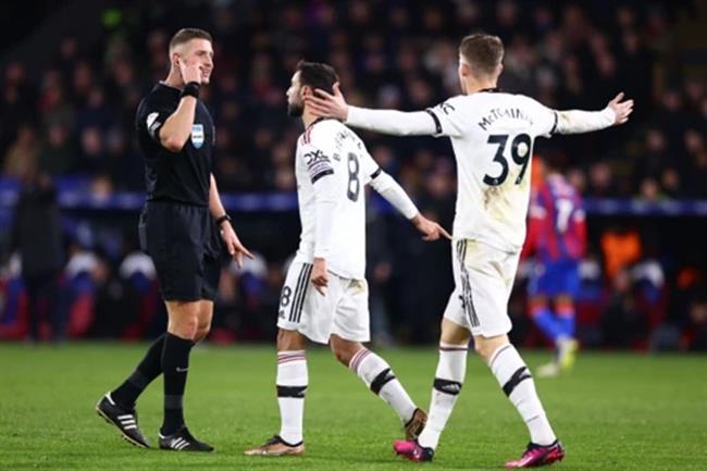 Bruno Fernandes lên tiếng về tình huống MU không được hưởng 11m trước Crystal Palace