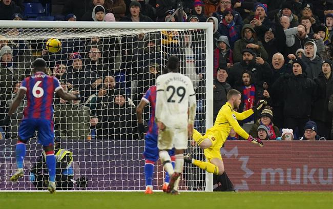 Bị Crystal Palace cầm hòa, David de Gea hạ quyết tâm trước Arsenal