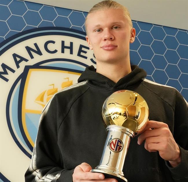 Tin bóng đá tối 251 Sao Juventus gia nhập Leeds United 2