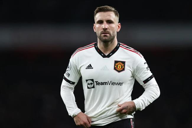 Erik ten Hag giai thich ly do Luke Shaw bo lo tran dau voi Nottingham