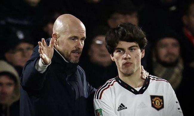 MU thắng dễ, HLV Erik ten Hag vẫn khó tính