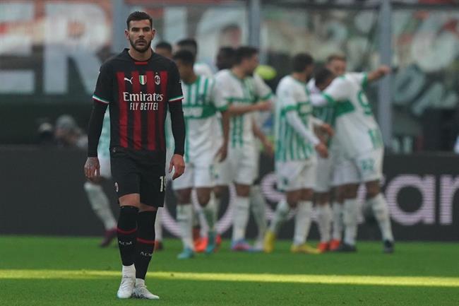 AC Milan thua 2-5 truoc Sassuolo