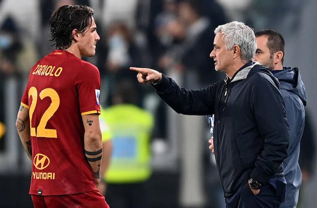 Jose Mourinho châm biếm Nicolo Zaniolo