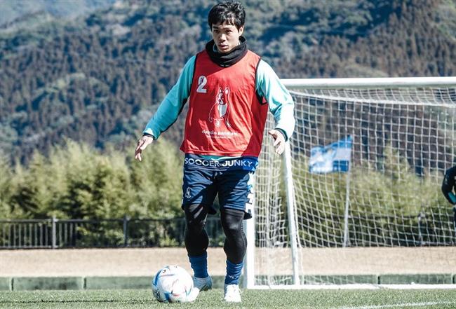 Công Phượng để lại dấu ấn đầu tiên trong màu áo Yokohama FC 1