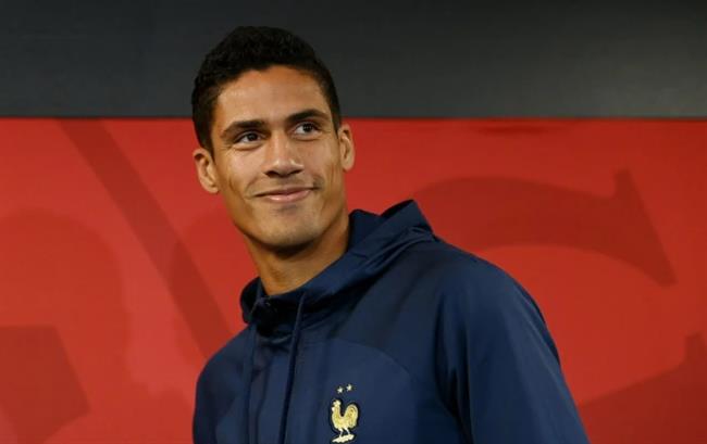 Bị chỉ trích vì chia tay ĐT Pháp, Raphael Varane lên tiếng đáp trả