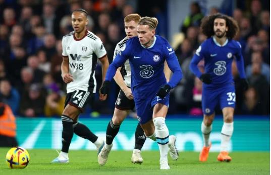 Vì sao Mykhailo Mudryk rời sân ngay sau hiệp 1 trước Fulham?