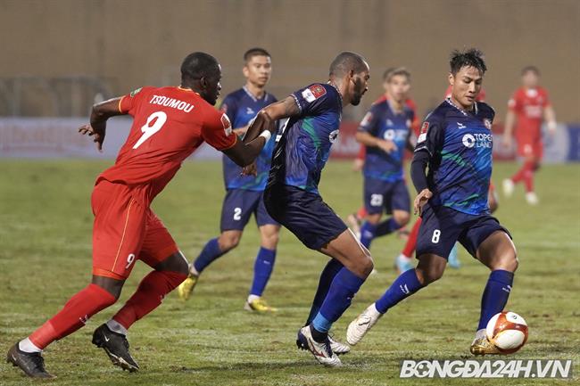 Tsoumou Fred-  ngoại binh lập hat-trick cho CAHN ngay trận mở màn là ai?