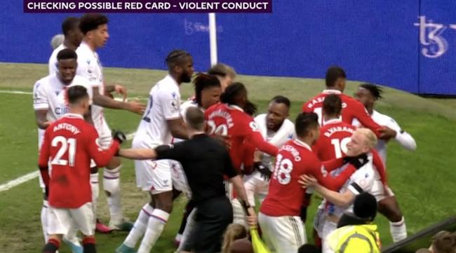 Luke Shaw nuối tiếc khi chứng kiến Casemiro bị thẻ đỏ 1