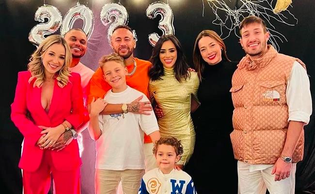 Neymar thuong xuyen to chuc tiec o nha 