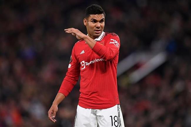 Casemiro tro lai o tran dau voi Barca