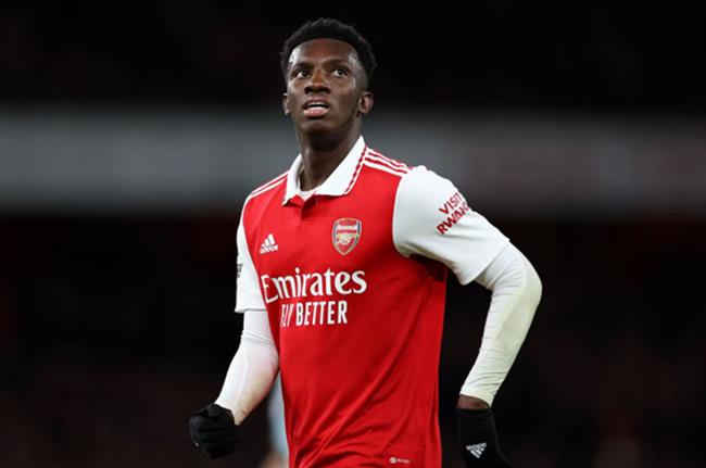 Eddie Nketiah bo lo nhieu co hoi truoc Man City