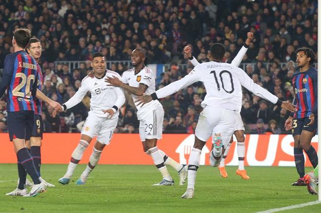 MU hoa Barca 2-2 tai Camp Nou